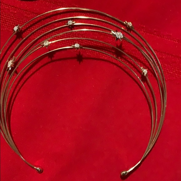 Selling 2 pieces jewelry- necklace & Earring - Picture 3 of 3